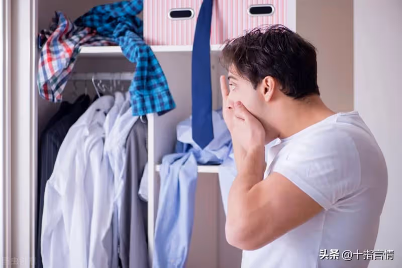 婆婆因病住在女兒家,一年來退休金一分未見,女婿得知:讓她搬走
