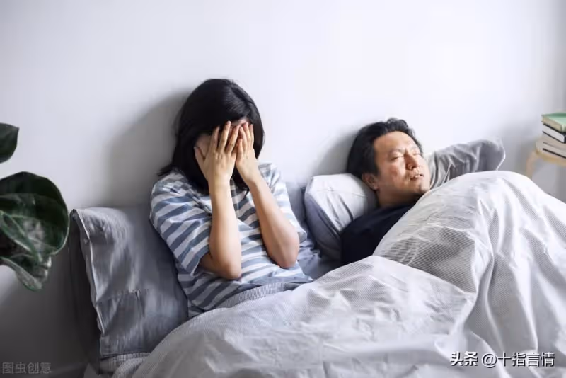 婆婆因病住在女兒家,一年來退休金一分未見,女婿得知:讓她搬走