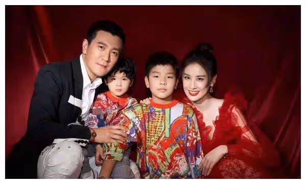 拼三胎?39歲黃聖依近況曝光疑懷孕 穿孕婦裝