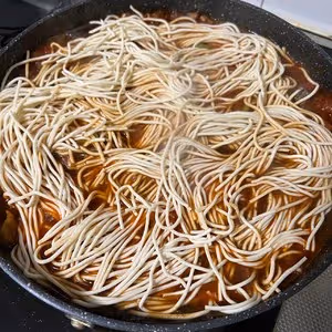 茄子燜面