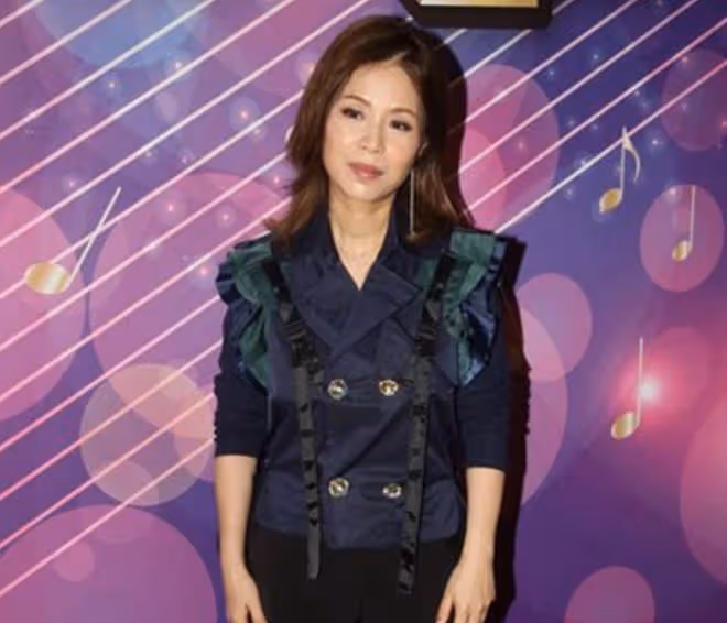 57歲女星抗癌成功復出樂壇!化療後掉光頭髮散發臭味,一度想輕生
