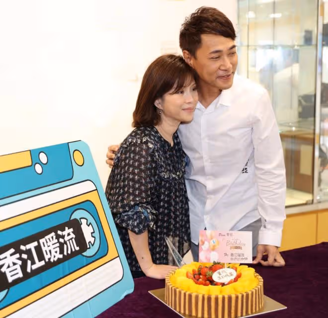 57歲女星抗癌成功復出樂壇!化療後掉光頭髮散發臭味,一度想輕生