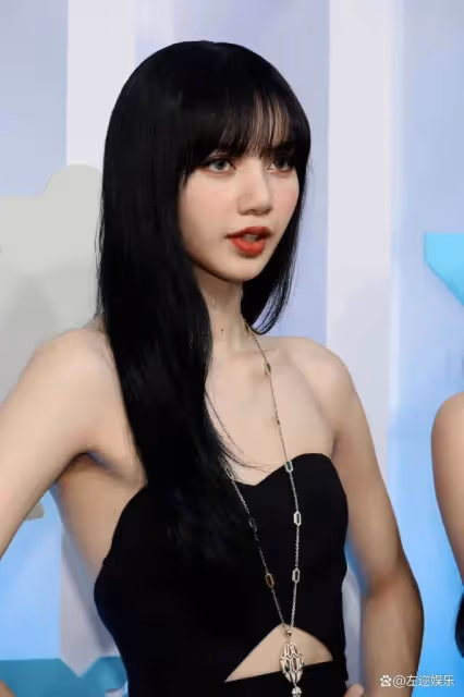 BLACKPINK參加VMA頒獎禮走上紅毯，生圖顏值耀眼！