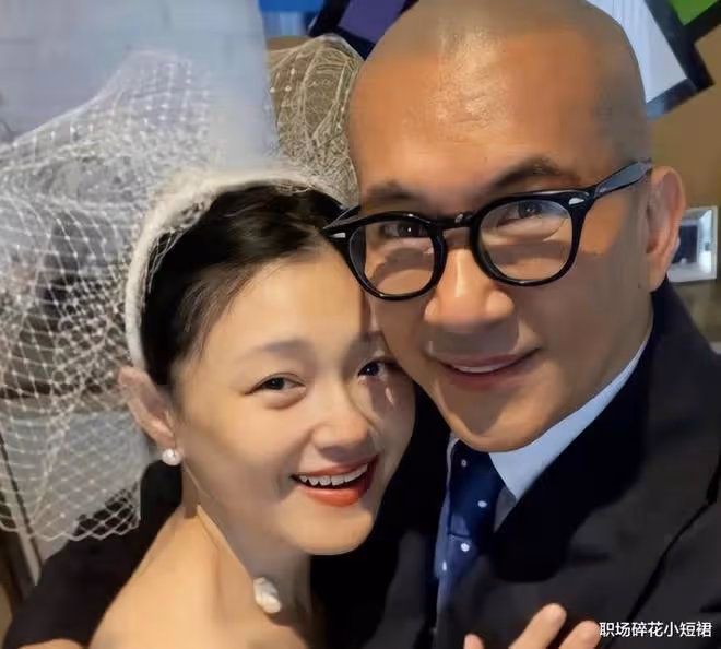 大S去韓國了?具俊曄親自下廚,4副碗筷擺桌很溫馨,波點盤子矚目