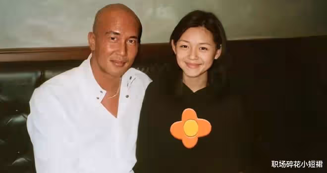大S去韓國了?具俊曄親自下廚,4副碗筷擺桌很溫馨,波點盤子矚目