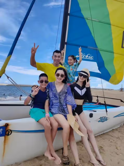 趙文卓發文慶祝大女兒上學,曬九宮格照滿是不舍,大女兒長腿吸睛