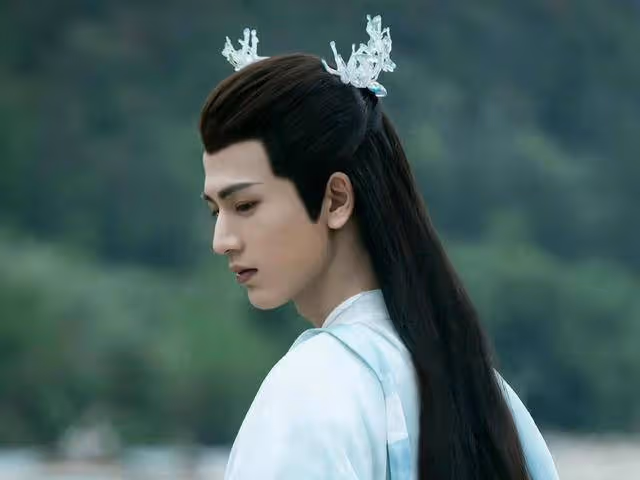 蒼蘭訣：觴闕的真身是黑龍，赤地女子是紅蓮，長珩的真身是什麼？