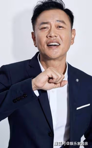 他是上億公司老總,卻偏愛和張嘉譯演戲,導演嘲笑:片酬沒有油錢多