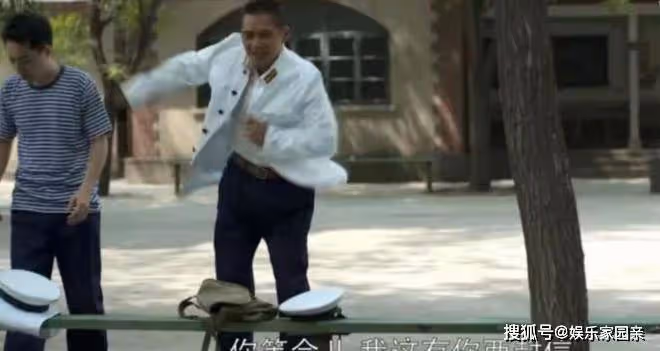 《父母愛情》里被人忽略的一處穿幫:安傑居然和未來的兒子同框了!