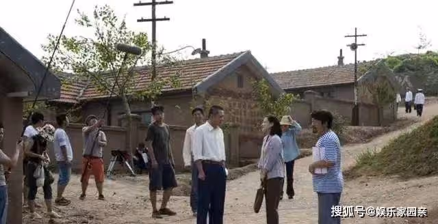《父母愛情》里被人忽略的一處穿幫:安傑居然和未來的兒子同框了!