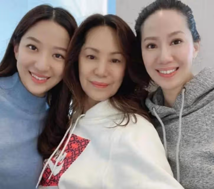 一個嫁功夫巨星，一個嫁百億豪門，成功靠婚姻從「偽名媛」變成了真豪門，網友：汪詩詩和汪圓圓的好命人生