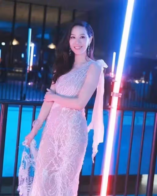 一個嫁功夫巨星，一個嫁百億豪門，成功靠婚姻從「偽名媛」變成了真豪門，網友：汪詩詩和汪圓圓的好命人生