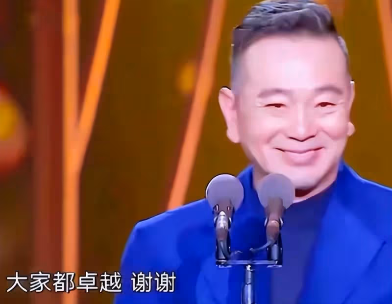 出道37年的張晨光0緋聞,50歲妻子容顏不老,戲外生活幸福美滿