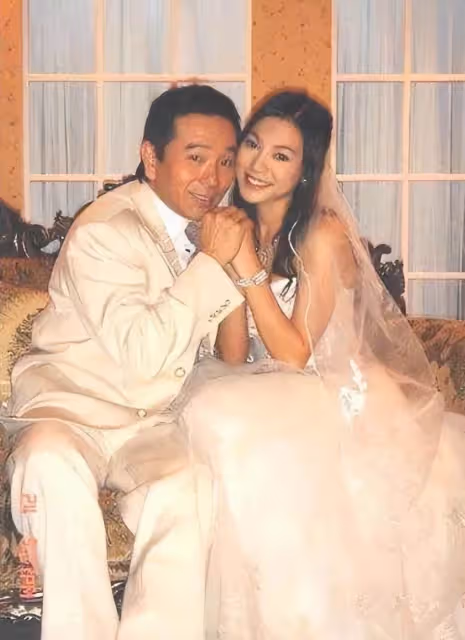 出道37年的張晨光0緋聞,50歲妻子容顏不老,戲外生活幸福美滿