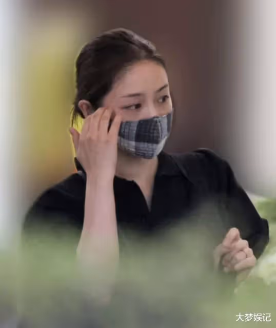 石原里美產後4個月素顏與老公出門,近照洩真實狀態:好憔悴