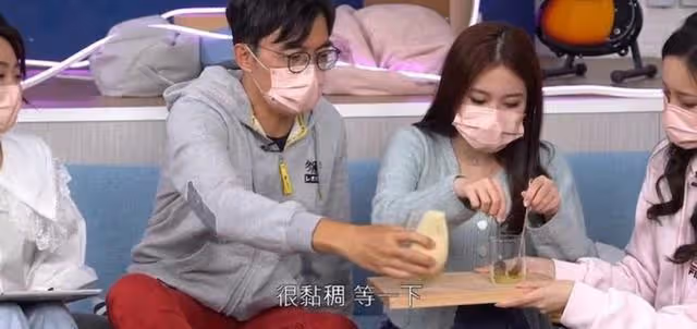 又走一個!TVB前主持宣布上月已完約離巢,因幽默風趣受觀眾追捧