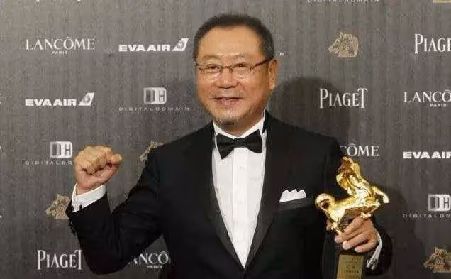 為了妻兒不惜與趙本山撕破臉，如今獲得影帝對丑妻不離不棄！