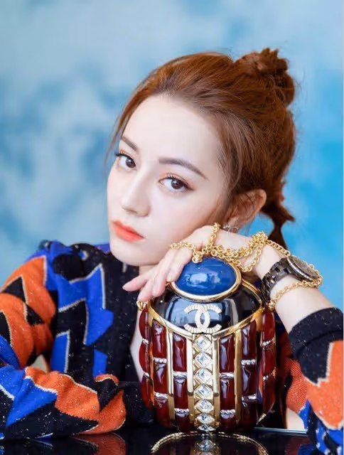 嘉行包裝有多厲害？明星上學時PK出道後，熱巴從大媽到女神！