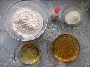 廣式月餅（蛋黃蓮蓉/蛋黃豆沙）（100克20個）
