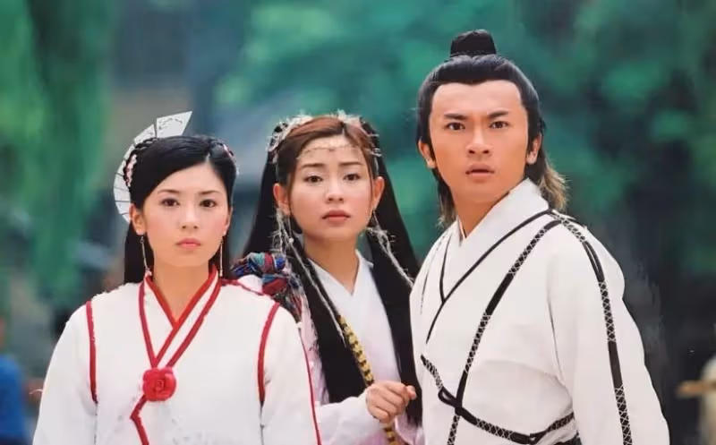 同樣都演「周芷若」:周海媚顏值巔峰,高圓圓清純可人, 看到佘詩曼:真是少女感十足