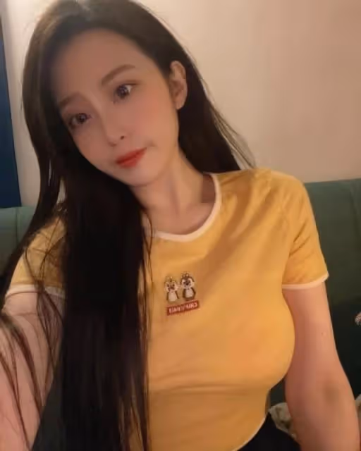 到店吃火鍋只穿胸罩　台網美被轟低俗丟臉