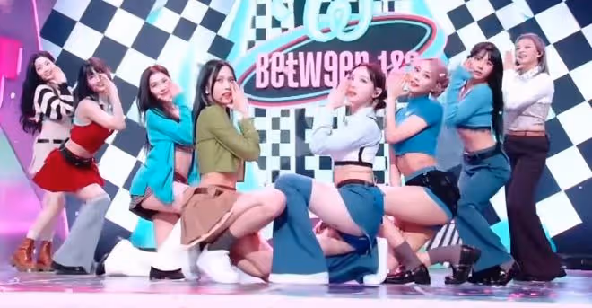 TWICE回歸初舞台亮相