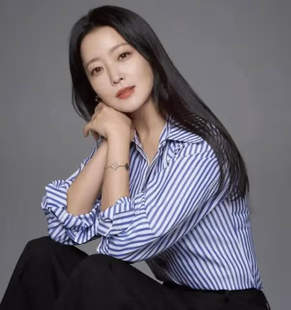 韓國四位整容美女,曾經的人氣女王現在變得認不出了