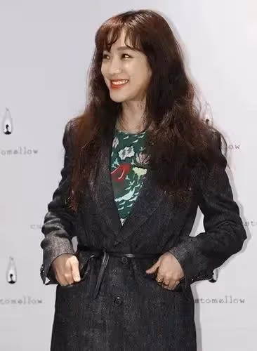 韓國四位整容美女,曾經的人氣女王現在變得認不出了