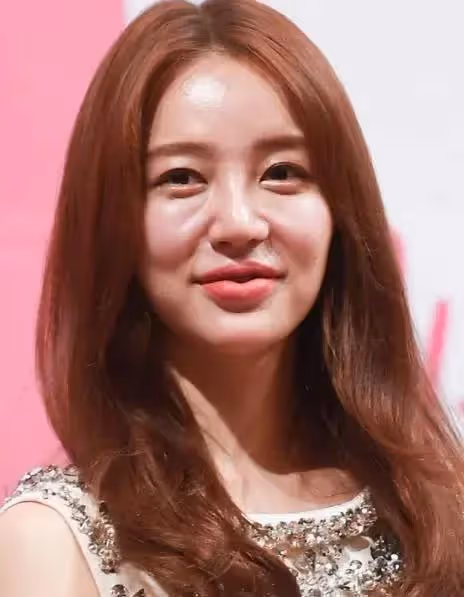 韓國四位整容美女,曾經的人氣女王現在變得認不出了