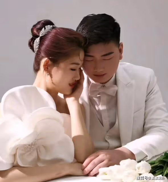 朱小偉婚期將至,陳亞男選擇隱藏起來,陳萌拍婚紗照花數萬元