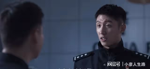搖頭晃腦，表情僵硬？《罰罪》男一號把「放蕩不羈」玩出新花樣！