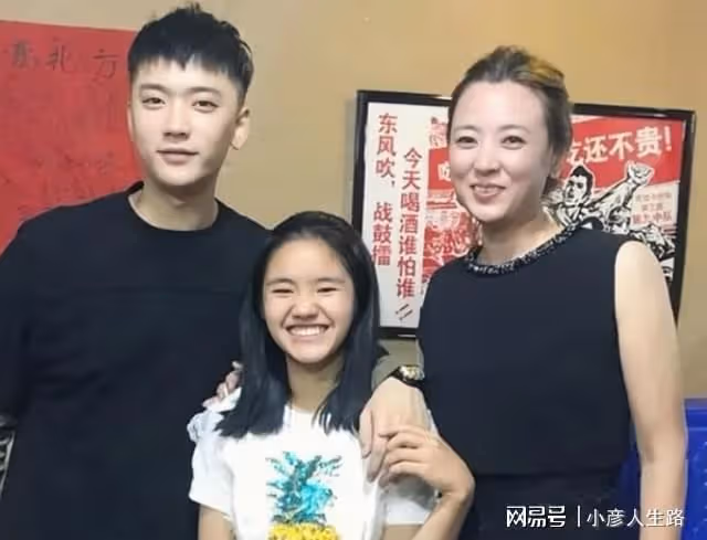 李勒優將上大學,晉媽帶她坐遊艇,崔晉:不是你我不知我有多混蛋