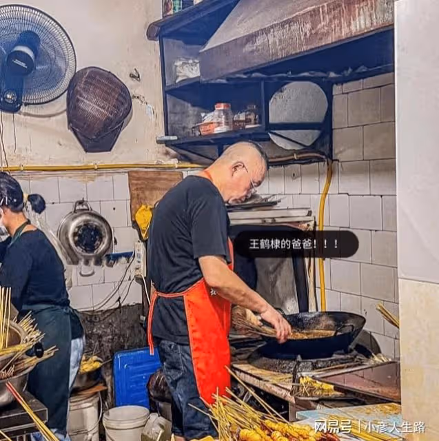棣爸油炸生意火爆,內行人爆料可年入百萬,粉絲卻在評論區吵起來