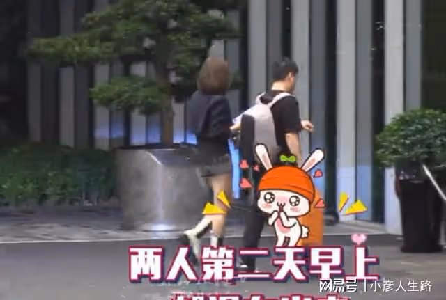 放飛了?陳思誠與佟麗婭離婚後摟美女合影,與劣跡網紅聚餐滿臉笑