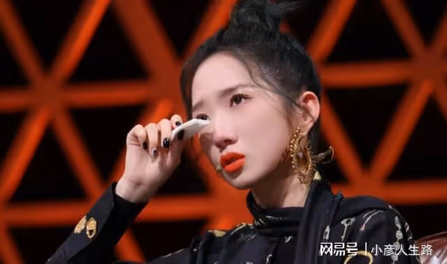 孟美岐效仿張天愛,卻因雙重否定成了「三」,網友:先學好語文吧