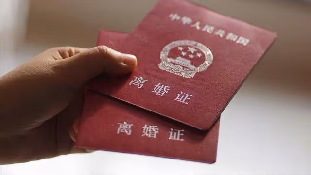 「感謝小舅子毀我婚姻」離婚當天,丈夫的朋友圈,刺痛妻子