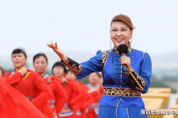 草原的女兒烏蘭圖雅，唱《套馬杆》爆紅，感情卻不如事業順利