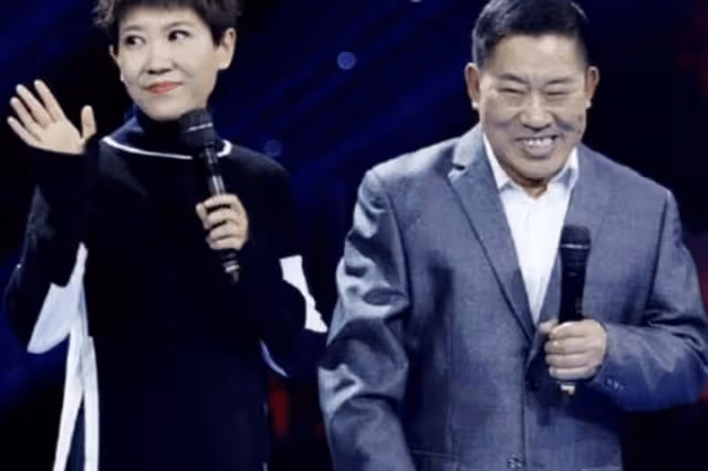 64歲「歪嘴」杜旭東，除了身份不簡單，女兒還是我們熟悉的她