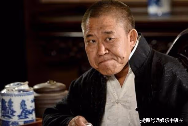 64歲「歪嘴」杜旭東，除了身份不簡單，女兒還是我們熟悉的她