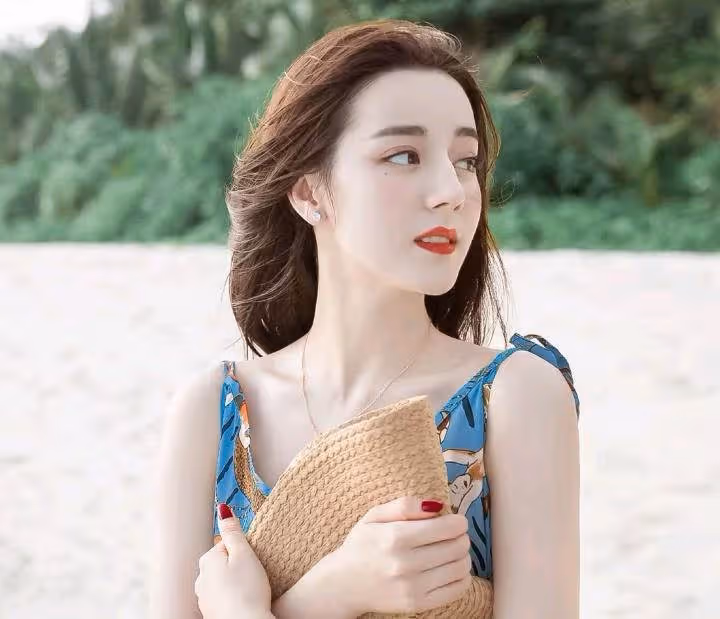 擁有「美人痣」的女星：劉詩詩靈氣十足，王麗坤風情萬種，看到殷桃：這才是「純欲天花板」