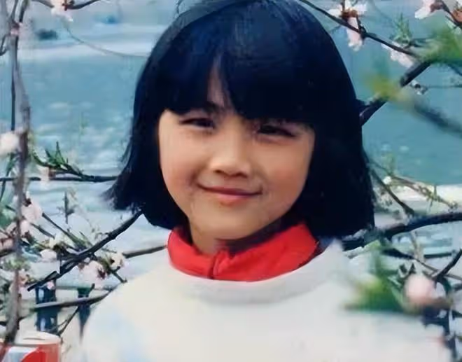 從曾被全網封殺,到韓國國民女神,湯唯除了「脫」,還有什麼?