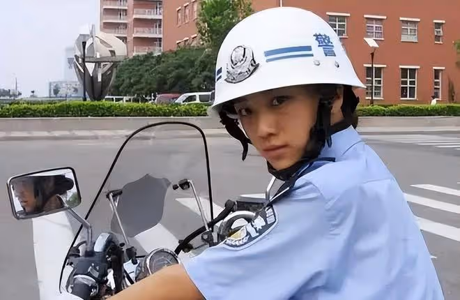 從曾被全網封殺,到韓國國民女神,湯唯除了「脫」,還有什麼?