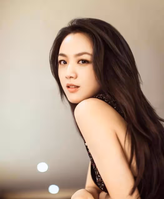 從曾被全網封殺，到韓國國民女神，湯唯除了「脫」，還有什麼？