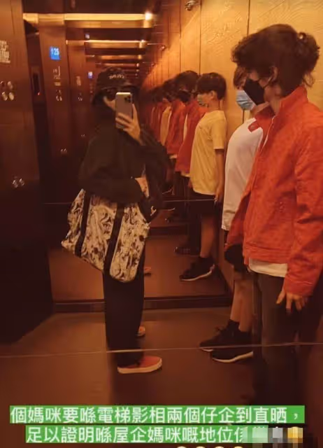 父女情深!張柏芝罕曬與爸爸合影,依偎在爸爸肩膀上像小女孩兒,畫面超甜