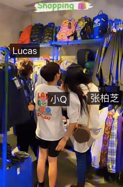 父女情深！張柏芝罕曬與爸爸合影，依偎在爸爸肩膀上像小女孩兒，畫面超甜
