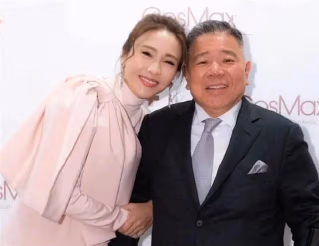 同是鄭則仕呂良偉主演，《跛豪》鋃鐺入獄，這部電影原型人物卻能全身而退，「二代跛豪」迎娶「小結巴」