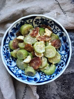 廣式鹹蛋臘腸炒絲瓜（超級下飯）