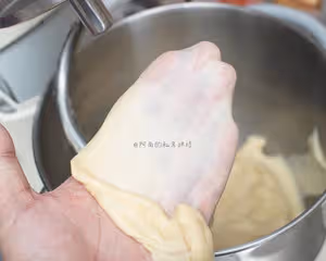 出爐就秒光！黑椒豬排麵包！