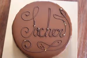 薩赫蛋糕（Sacher cake）