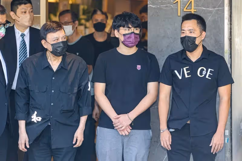 靈堂上看見余苑綺!命理師曝「她激動擁抱孩子」向余天夫婦喊話 墓園門口「豬哥亮親自迎接」:來得太早了